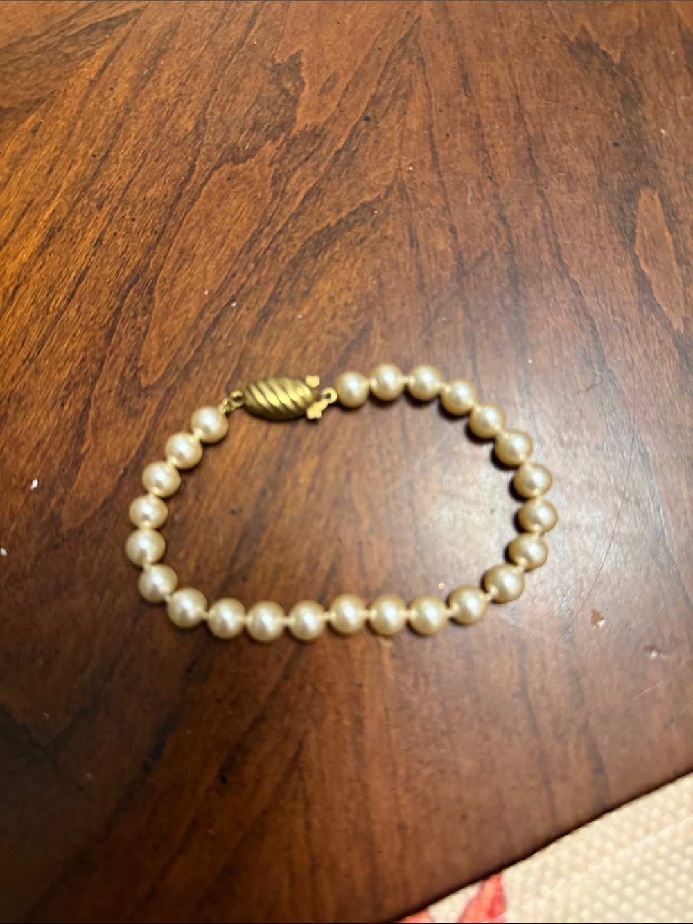 Classic Cream Pearl Beaded Bracelet with Gold Clasp